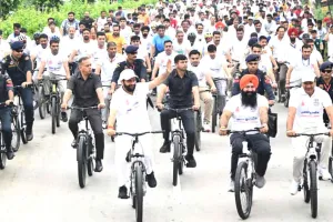 Cyclothon: साईकिल पर सवार होकर मुख्यमंत्री नायब सैनी ने की साइक्लोथॉन की अगुवाई