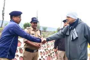 Uttarakhand: भराड़ीसैंण में तैनात सुरक्षाकर्मियों का सीएम धामी ने जाना हालचाल