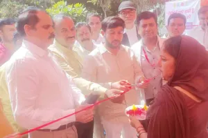 सीएचसी पर चिकित्सा जांच शिविर आयोजित, वितरित की दवाइयाँ