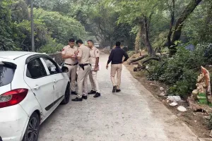 Delhi Encounter: दिल्ली के महरौली में पुलिस व बदमाश के बीच मुठभेड़, कनिष्क उर्फ कुकू गिरफ्तार