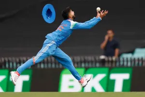 IND vs AUS: भारत को करारा झटका! बीच मैच में चोटिल हुए श्रेयस अय्यर, छोड़ना पड़ा मैदान