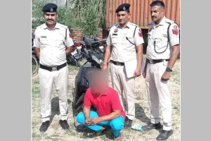 स्कूटी चोरी के मामले में एक आरोपी चढ़ा पुलिस के हत्थे