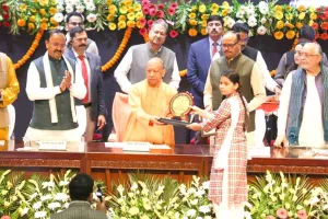 Yogi Adityanath: संविधान दिवस पर सीएम योगी बोले– कर्तव्य के बिना अधिकार संभव नहीं