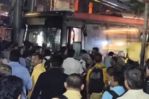 Mumbai Bus Accident Update: मुंबई बस हादसे में जान गंवाने वाले व्यक्ति के परिवार के लिए मुख्यमंत्री ने की ये बड़ी घोषणा!