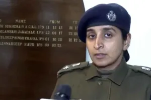 चेन्नई हाई अलर्ट पर, 25,000 से अधिक पुलिसकर्मी तैनात, जानें क्या है माजरा?