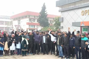 HKRN Employees: 3 महीने से वेतन न मिलने पर एचकेआरएन कर्मचारियों का हल्ला बोल, जताया रोष