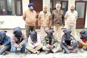 लूट की योजना बनाते दो गिरोह के 11 आरोपी गिरफ्तार