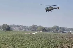 Prayagraj Plane Crashed: प्रयागराज में एयरफोर्स का ट्रेनी विमान तालाब में गिरा