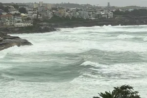 Sydney: सिडनी में बाढ़ और भूस्खलन से भारी तबाही, लोगों को घर खाली करके जाने के निर्देश