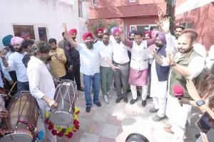 AAP Punjab: आप पंजाब ने अरविंद केजरीवाल और आप नेताओं के हक में अदालत के फैसले का चंडीगढ़ में मनाया जश्न