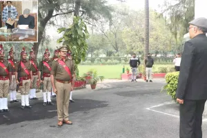 नवागत मण्डलायुक्त नागेन्द्रप्रताप ने संभाला पदभार, अधिकारीगण मौजूद रहे