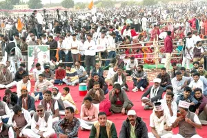 खेजड़ी बचाओ आंदोलन में कूदा सर्व समाज, बिश्नोई समाज साधु, 400 पुरुष महिलाएं आमरण अनशन पर