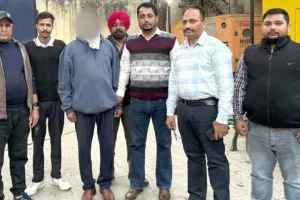 Bribe: विजीलेंस ने एएसआई को रिश्वत लेते रंगे हाथों किया गिरफ्तार