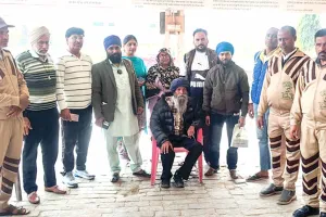 डेरा श्रद्धालुओं ने मानसिक रूप से परेशान बुजुर्ग को परिवार से मिलाया 