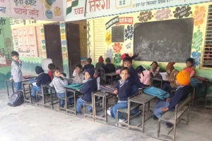 Government School: अध्यापकों की कमी से बच्चों की पढ़ाई प्रभावित