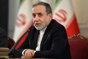 US Iran Tensions: अमरीकी एयरबेस पर हलचल तेज, न्यूक्लियर डील पर मतभेद जारी
