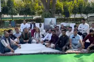 Youth Congress Protests: एआई समिट में युवा कांग्रेस के प्रदर्शन पर सियासी हलचल तेज! कांग्रेस मुख्यालय में लगा पोस्टर बना चर्चा का विषय