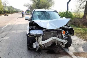 Road Accident: सड़क हादसे में पति-पत्नी की मौत, बेटी गंभीर घायल