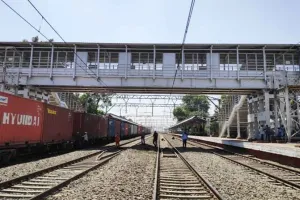 जन विरोध से अटका गाँधी नगर एफ.ओ.बी. कार्य, रेलवे ने रखा अपना पक्ष