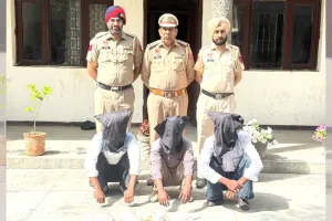 Bambiha Gang: बंबीहा गैंग का गुर्गा दो साथियों सहित गिरफ्तार