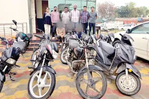 मोटरसाइकिल चोर गिरोह का पर्दाफाश, 3 काबू