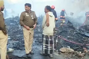 Rithala Slum Fire: दिल्ली के रिठाला में झुग्गी बस्ती में आग का तांडव, कई झोपड़ियां जलकर खाक, फ्लैट और फैक्ट्री भी प्रभावित