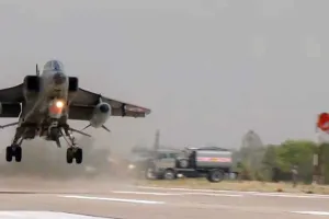 Indian Air Force Exercise: सुलतानपुर में हाईवे बना रनवे! पूर्वांचल एक्सप्रेस-वे गरजे एयरफोर्स के लड़ाकू विमान