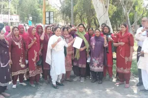Asha Workers Protest: भिवानी में आशा वर्करों का लघु सचिवालय के सामने जोरदार प्रदर्शन