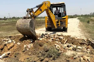 Bulldozer Action: अवैध कालोनियों में चला प्रशासन का पीला पंजा, भारी पुलिस बल रहा तैनात