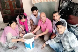 सीवरयुक्त पेयजल सप्लाई पर बिफरे इस वार्ड के निवासी