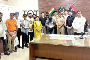 खोए मोबाइल पाकर 75 मोबाइल मालिकों के खिले चेहरे, अंबाला साइबर सेल ने खुशियों के साथ लौटाए मोबाइल