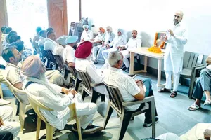 पूर्व विधायक अमित सिहाग के नेतृत्व में पूर्व प्रधानमंत्री राजीव गांधी की पुण्यतिथि पर श्रद्धासुमन अर्पित