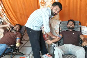 कण्डेला में स्वैच्छिक रक्तदान शिविर आयोजित, युवाओं ने उत्साह से लिया भाग
