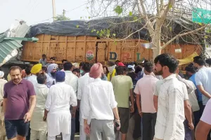 मलोट नेशनल हाईवे व लेबर चौक पर बेकाबू ट्रक ने ली दो की जान , एक गंभीर 