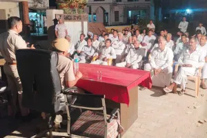नशा मुक्ति और साइबर सुरक्षा पर किया जागरूक, धन्नासर गांव में लगी पुलिस की 'रात्रि चौपाल'
