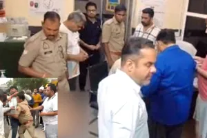 Double Murder: बड़ौत में दिनदहाड़े दोहरा हत्याकांड, टेंट व्यापारी और बेटे को गोलियों से भूना