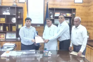 समस्याओं के समाधान की मांग को लेकर डीसी दरबार पहुंचे सेक्टरवासी