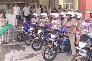 Bhiwani Police News: भिवानी पुलिस को मिलीं 10 नई राइडर मोटरसाइकिलें, कानून व्यवस्था होगी और मजबूत