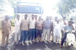 जांडवाला-नूरकी सड़क निर्माण में घटिया सामग्री के आरोप, ग्रामीणों ने रुकवाया कार्य