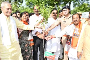 प्रभारी मंत्री ने 