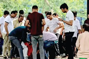 Malviya Nagar Fire Accident: परिवार के पांचों सदस्यों का एक साथ हुआ अंतिम संस्कार