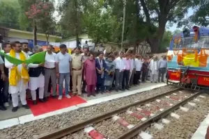 Himachal Railway News: हिमाचल के लोगों के लिए खुशखबरी! फिर पटरी पर दौड़ी जोगिंदर नगर-पठानकोट रेल