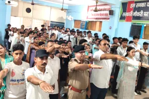 पुलिस टीम ने आईसीएस कोचिंग सेंटर में चलाया नशा मुक्ति अभियान