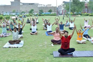 International Yoga Day: स्वस्थ जीवनशैली अपनाने का लिया संकल्प 