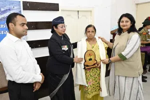 Kargil Vijay Diwas: जिलाधिकारी ने वीर नारियों को किया सम्मानित