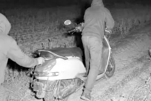 Electric Scooty Theft: खेत में पानी लगाने गए किसान की इलेक्ट्रिक स्कूटी चोरी