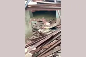 House Collapses: नहर ओवरफ्लो होने से ढहा निर्माणाधीन मकान