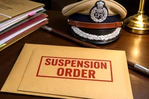 पुलिसकर्मी ने नाबालिग पोती से करवाया ये काम, वीडियो सामने आते ही हुआ सस्पेंड