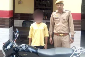 व्यापारी से मोबाइल छीनने का आरोपी गिरफ्तार, जेल भेजा