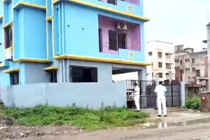 कोलकाता के गेस्ट हाउस से 2.20 करोड़ रुपये बरामद, महिला समेत 7 गिरफ्तार